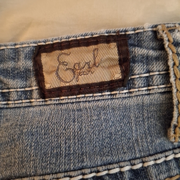Earl Jean Women's Blue Denim Cropped Jeams - Picture 7 of 7